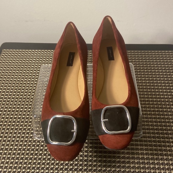 Array Suede Flats NWOT - Picture 1 of 5